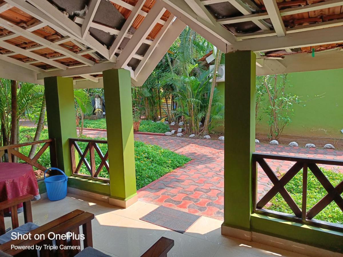 Dunhill Beach Resort Agonda Exteriör bild