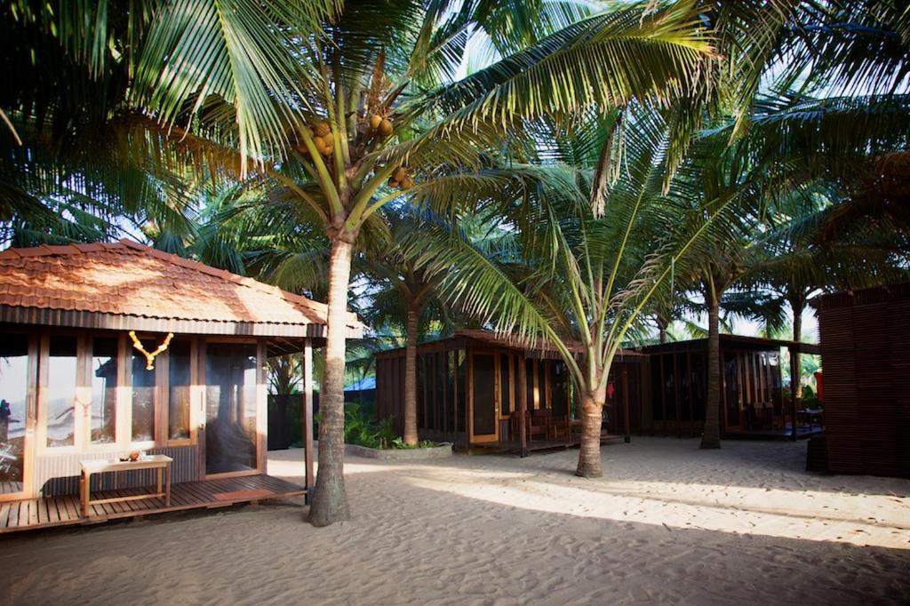 Dunhill Beach Resort Agonda Exteriör bild