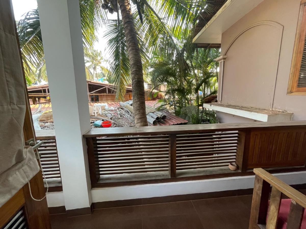 Dunhill Beach Resort Agonda Exteriör bild