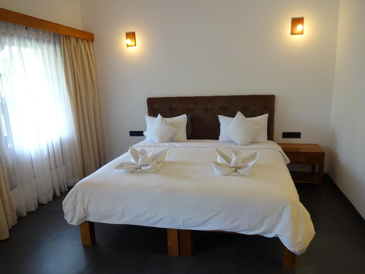 Dunhill Beach Resort Agonda Exteriör bild