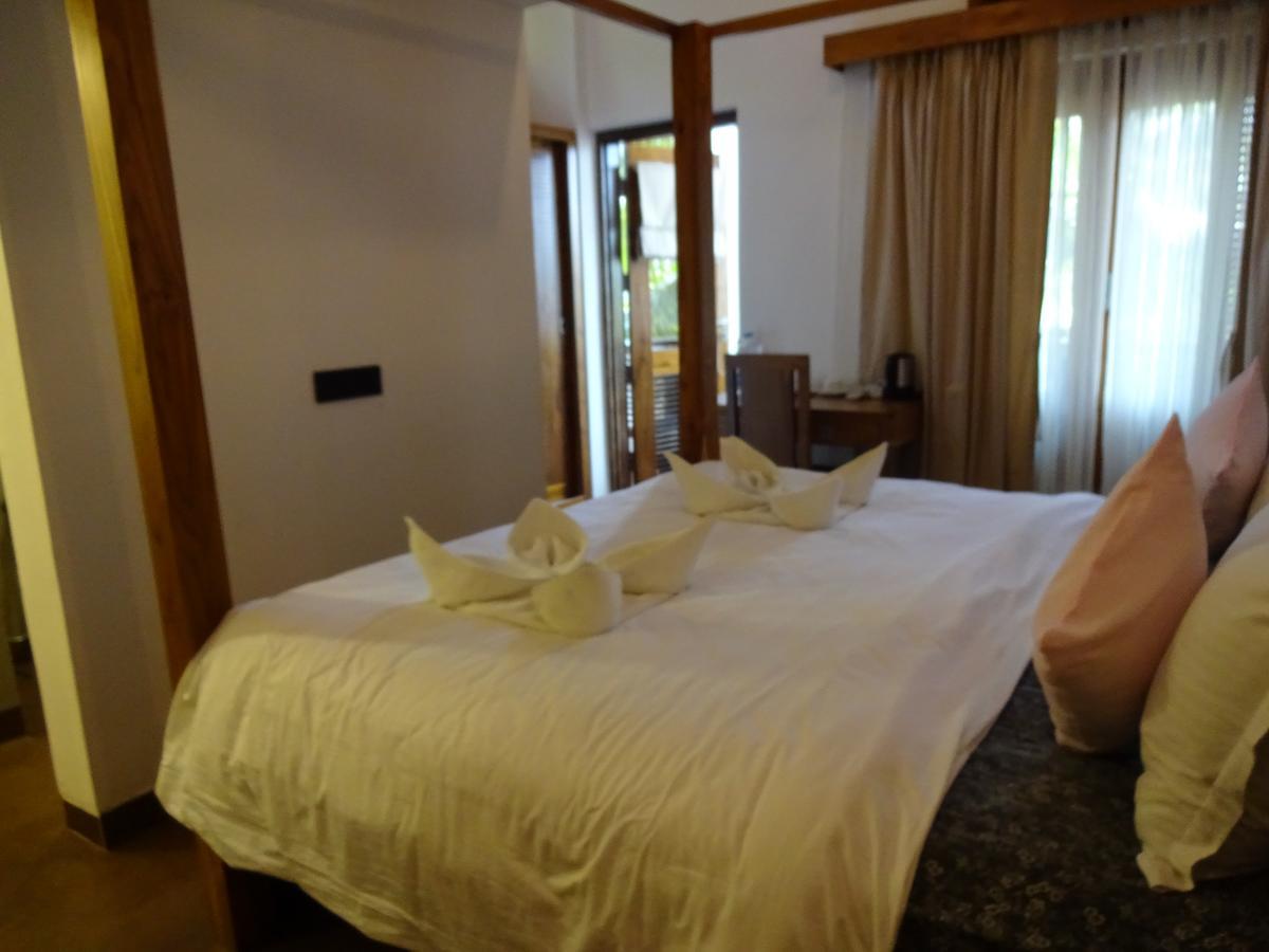 Dunhill Beach Resort Agonda Exteriör bild