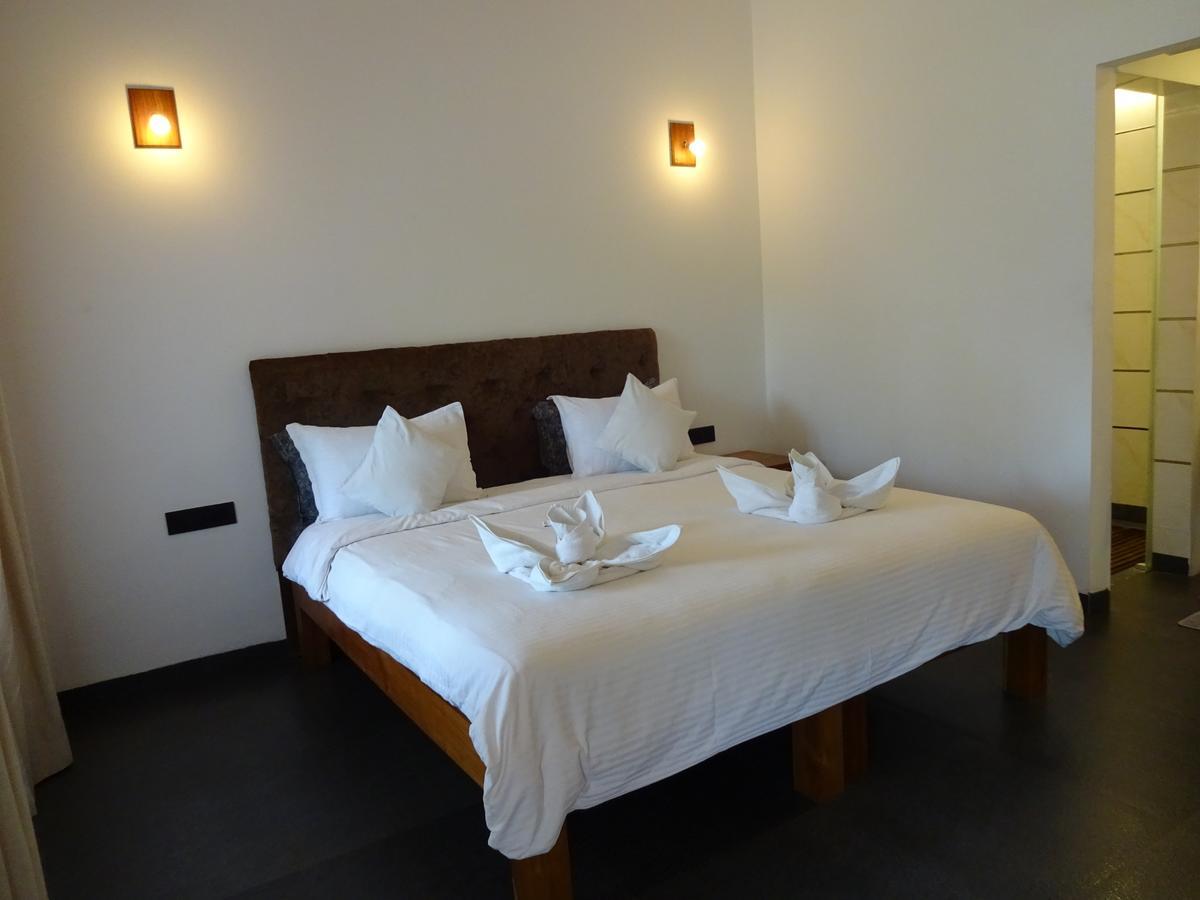 Dunhill Beach Resort Agonda Exteriör bild